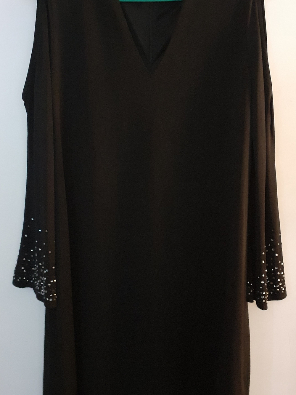 Jessica Howard Black V-Neck Cold-Shoulder Tunic with Beaded Sleeves
